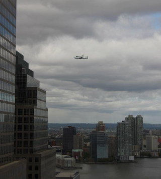 Illustration for article titled Enterprise NYC Flyover Photos